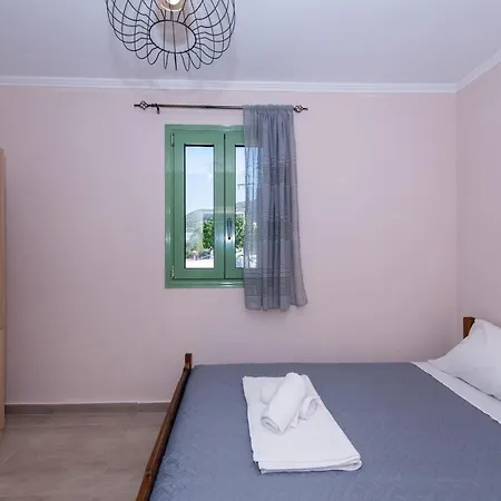 Mariettas Cottage, By Zantewize Holiday home *