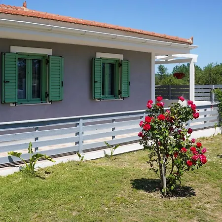 Mariettas Cottage, By Zantewize Holiday home *